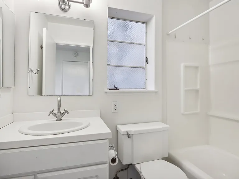 5290 Broadway Ter #102 — Photo 11