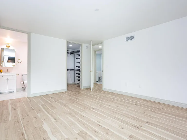 4082 Albatross St #11 — Photo 9