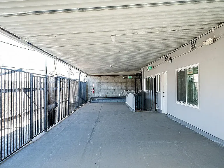 1011 San Julian St #201 — Photo 10