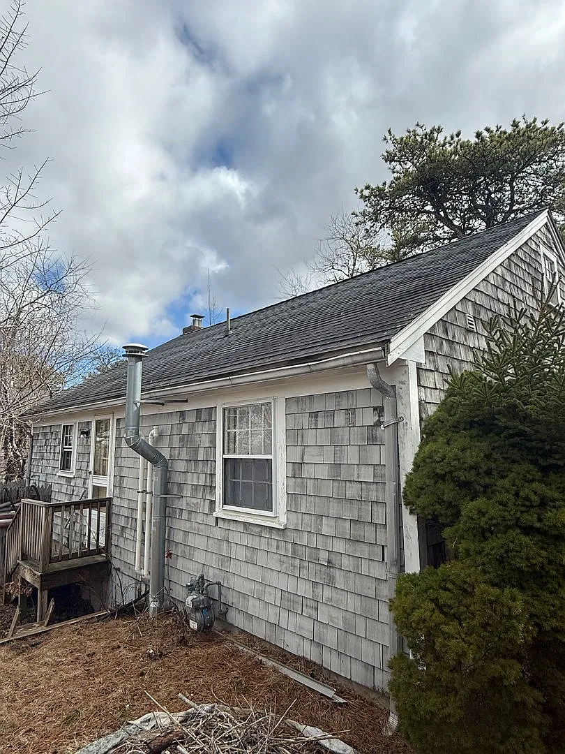 5 Bambi Lane Dennis Port. Two bed/One bath. — Photo 2