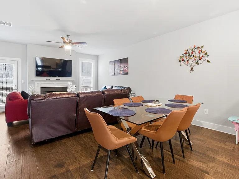 4762 Sampson Ct — Photo 35