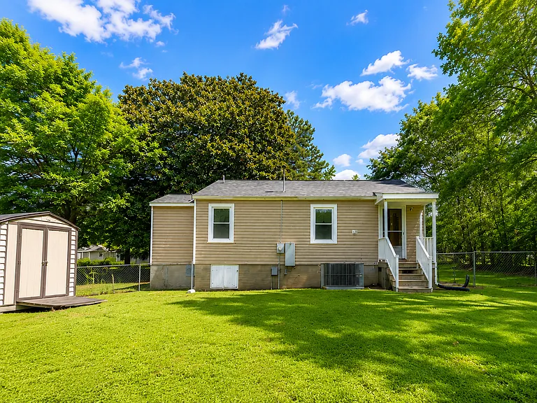 638 Brooks Ave — Photo 14