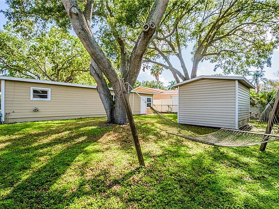 3rd image of 104 Coral Ct