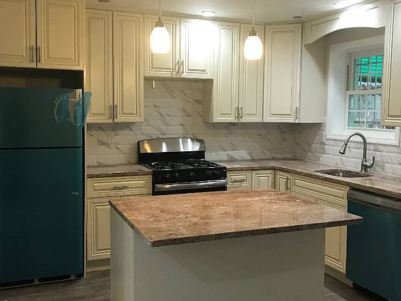 2nd image of 3572 Bronxwood Ave