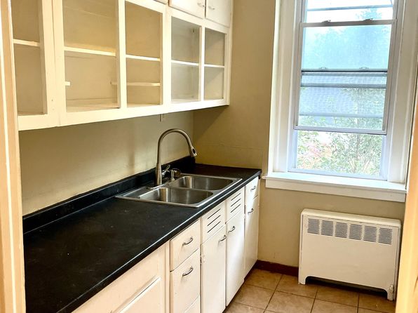 22 Terrace Streetsuite C3