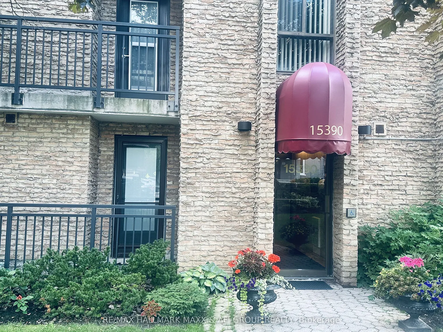 3 bed, $3,000 — Photo 1