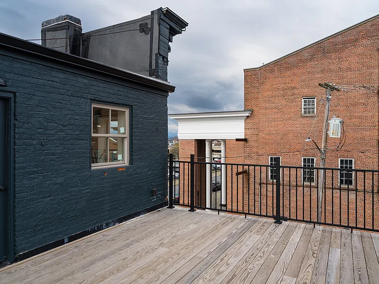 702 Columbia St #3A — Photo 14
