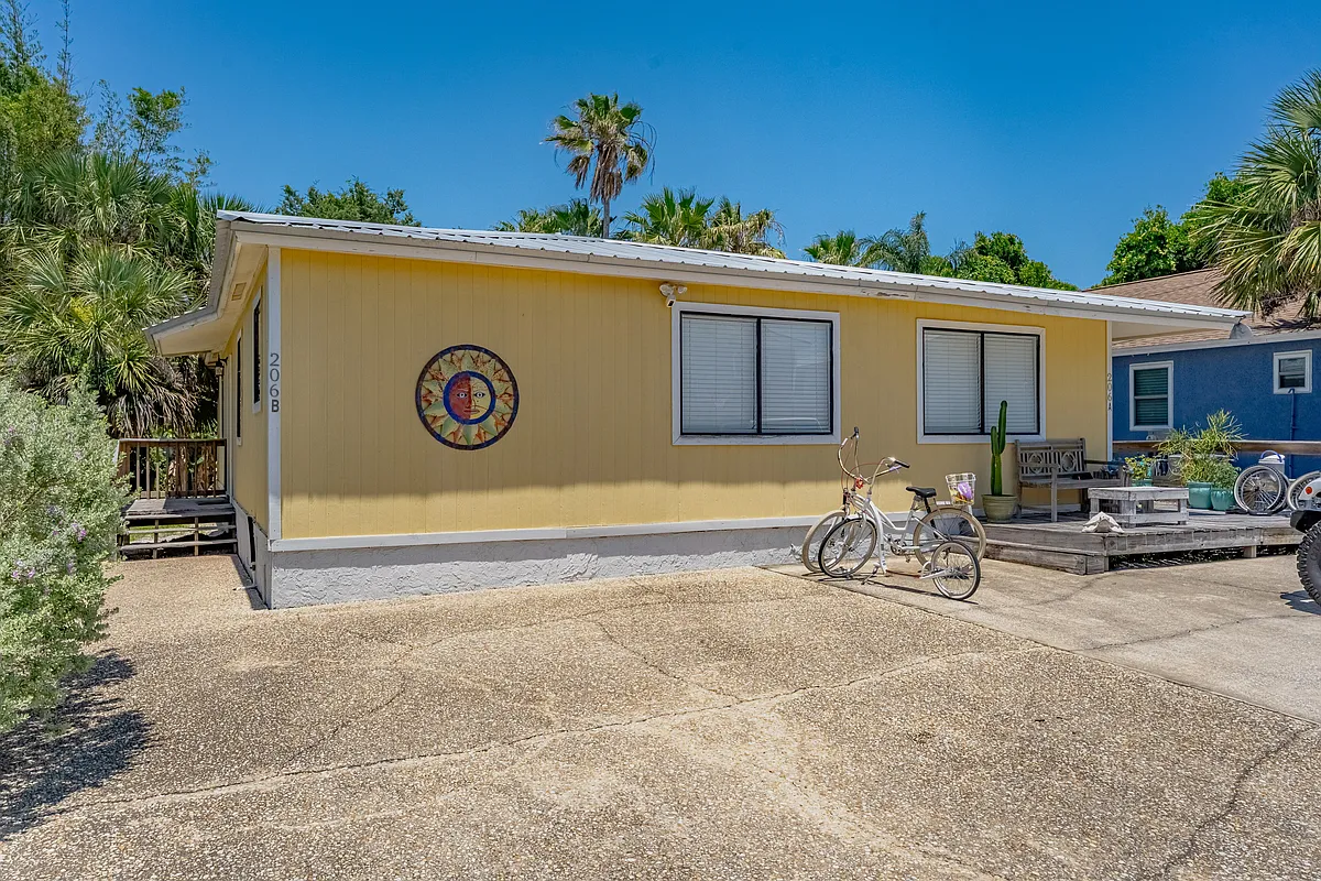 Building Photo - 206 10th St #1-B