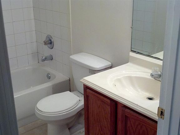5th image of 335 NE 18th St