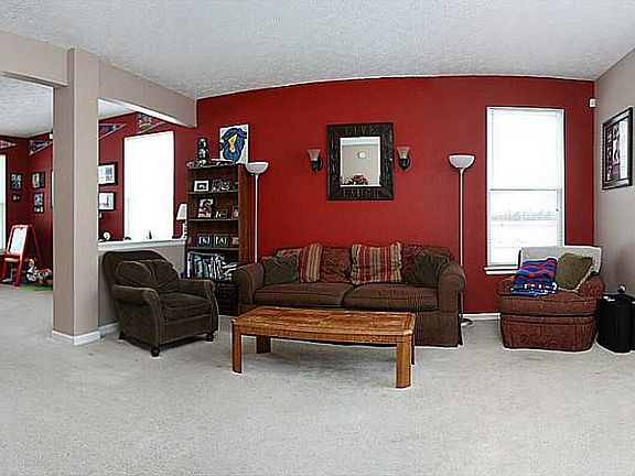 3rd image of 15556 Blair Ln