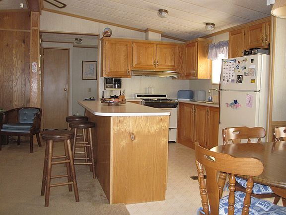 3rd image of 27690 Oak Meadow Dr