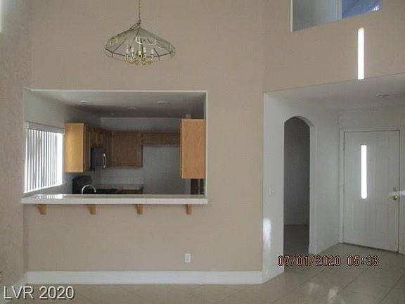 4th image of 9224 Vosburgh Dr