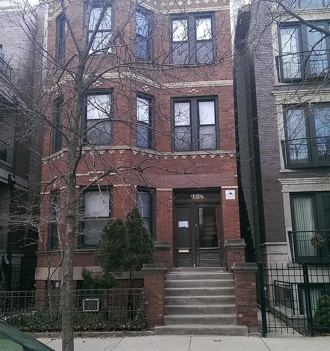 1st image of 924 N Winchester Ave APT 2R