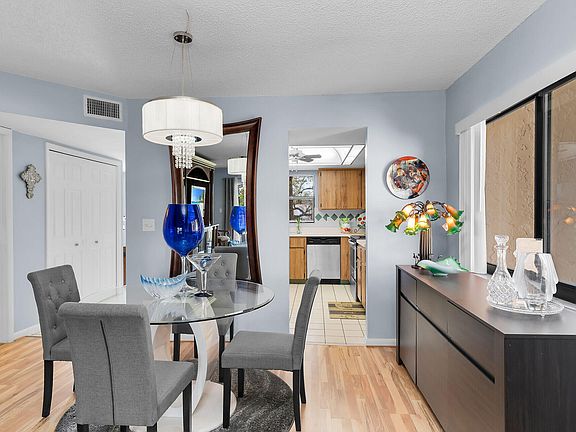 5th image of 85 Saint Andrews Blvd #B-205