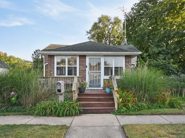 921 E North St, Morris, IL 60450