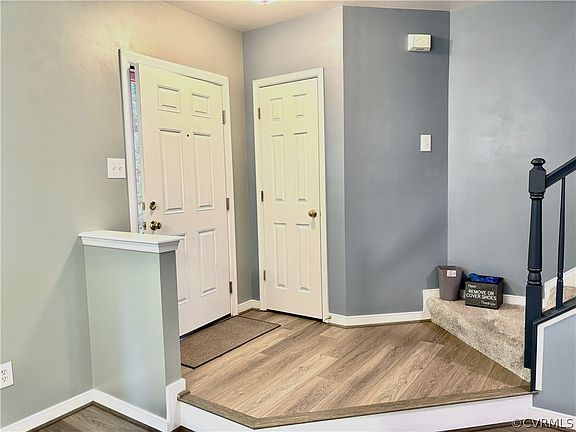 2nd image of 10557 Mountain Gate Way