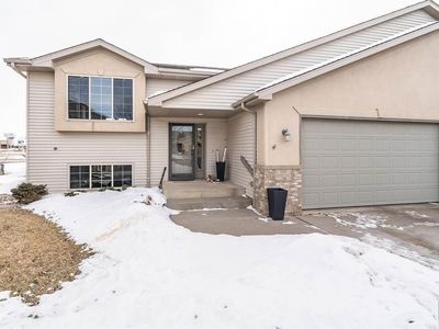 7616 S Peregrine Pl, Sioux Falls, SD, 57108