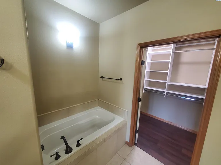 434 Bradley Blvd #204 — Photo 15