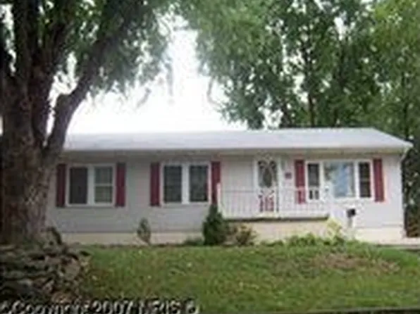 5 Laverne Ave, Halethorpe, MD 21227