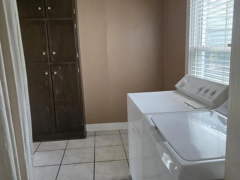 11907 Locust Rd — Photo 11