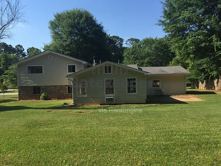 695 Georgia Ave — Photo 18