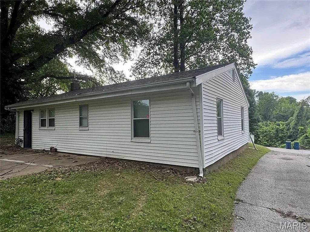 2 bed, 999 sqft, $1,300 — Photo 4