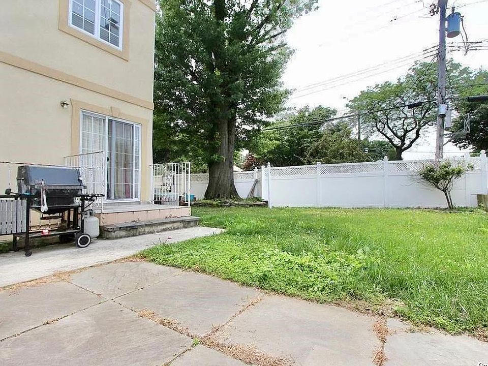 2nd image of 905 Dean Ave
