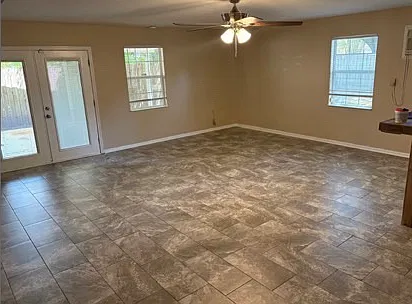 3 bed, 2000 sqft, $1,950 — Photo 4