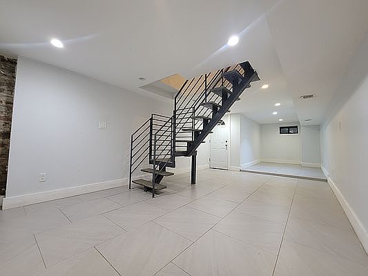 1st image of 324 Montgomery St APT C2