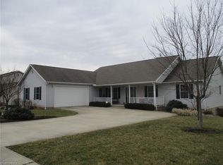 448 Deer Park Dr NE, New Philadelphia, OH 44663