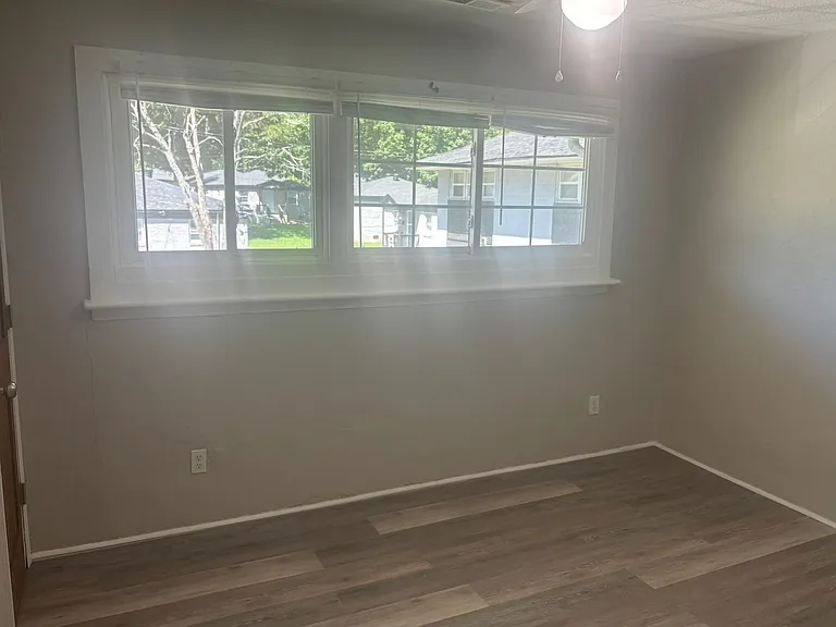 2407-4 Julia Ave — Photo 7