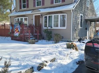 46 School St, North Kingstown, RI 02852