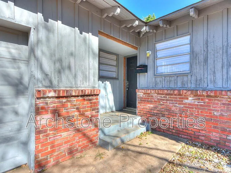 Building Photo - 1424 Tanglewood Dr