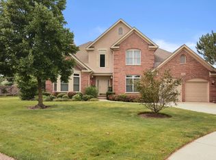 2590 Fairford Ln, Northbrook, IL