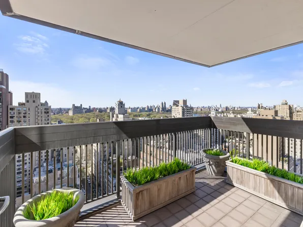 40 East 80th Street 25A image 2 of 12