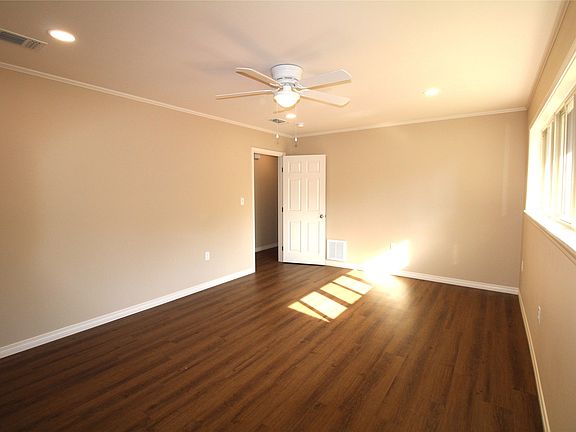 3rd image of 403 Fincher Rd
