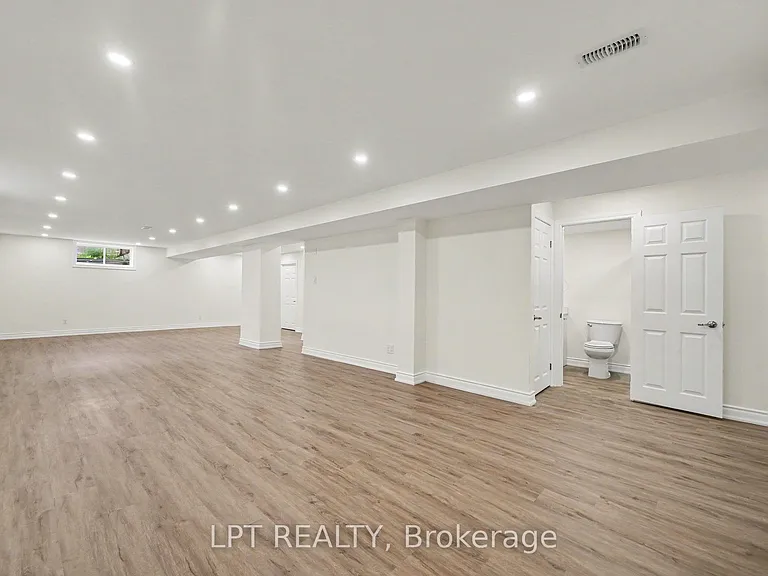 84 Newborough Cres — Photo 15