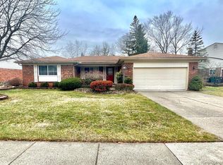 2090 Jeffrey Dr, Troy, MI 48085