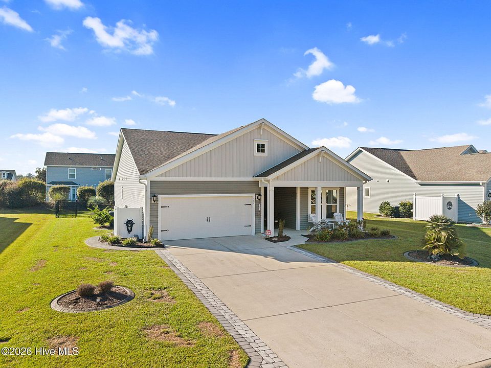 1st image of 587 Dellcastle Court NW