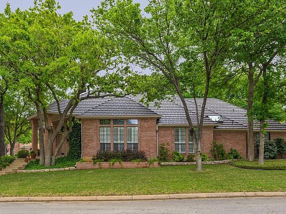 2nd image of 3800 Marine Ct