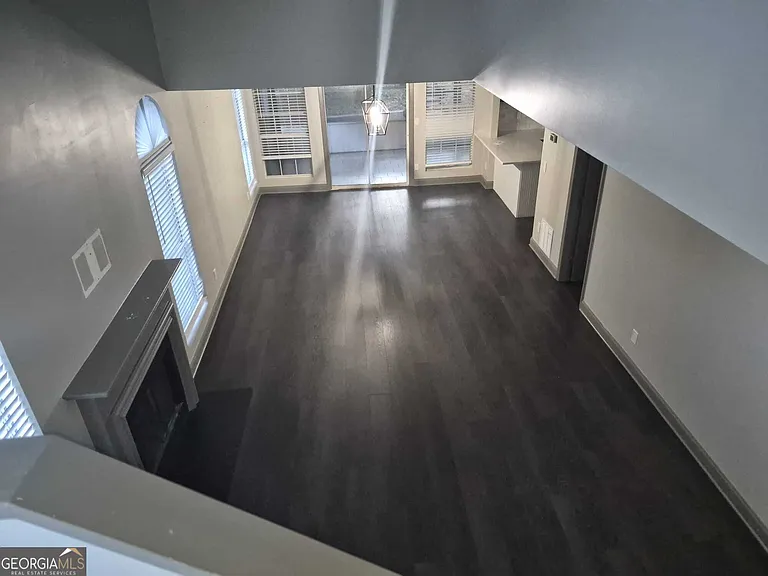 1020 Hampton Hill Ct — Photo 10