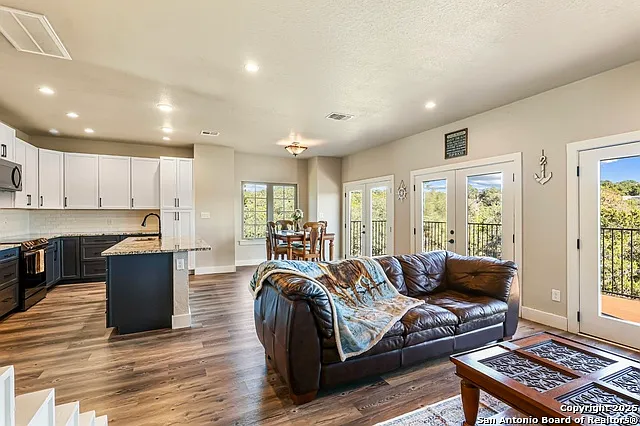 1216 Canyon Lake Dr — Photo 14