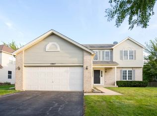 1847 Pebblestone Dr, Romeoville, IL 60446