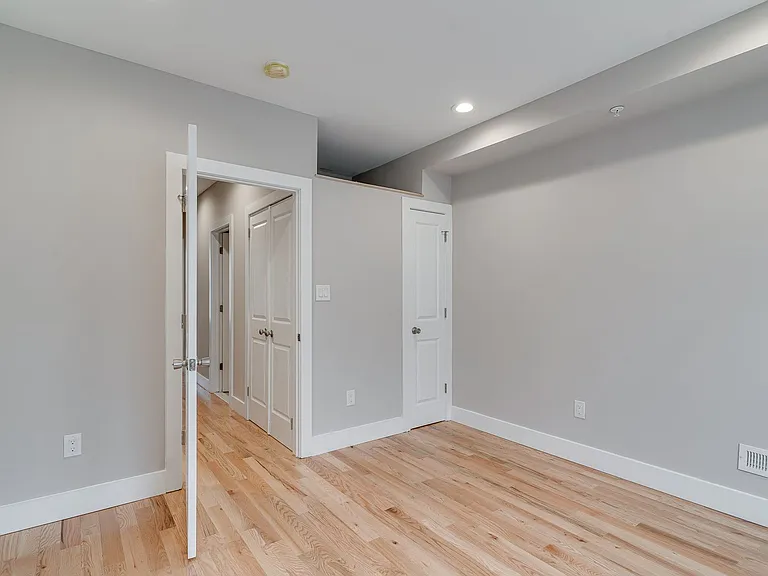 1436 N Corlies St — Photo 10