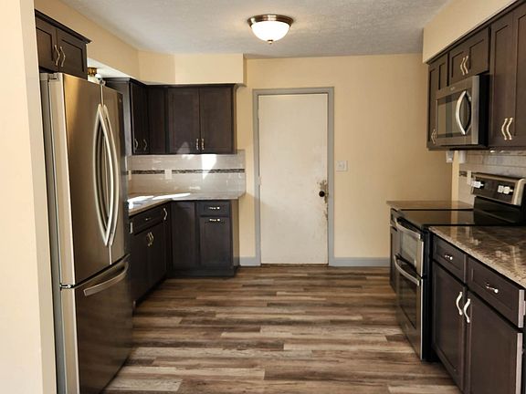 4th image of 3422 Victoria Ave