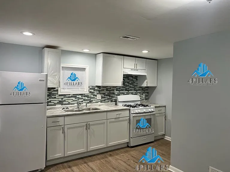 7300 W 128th Pl — Photo 5