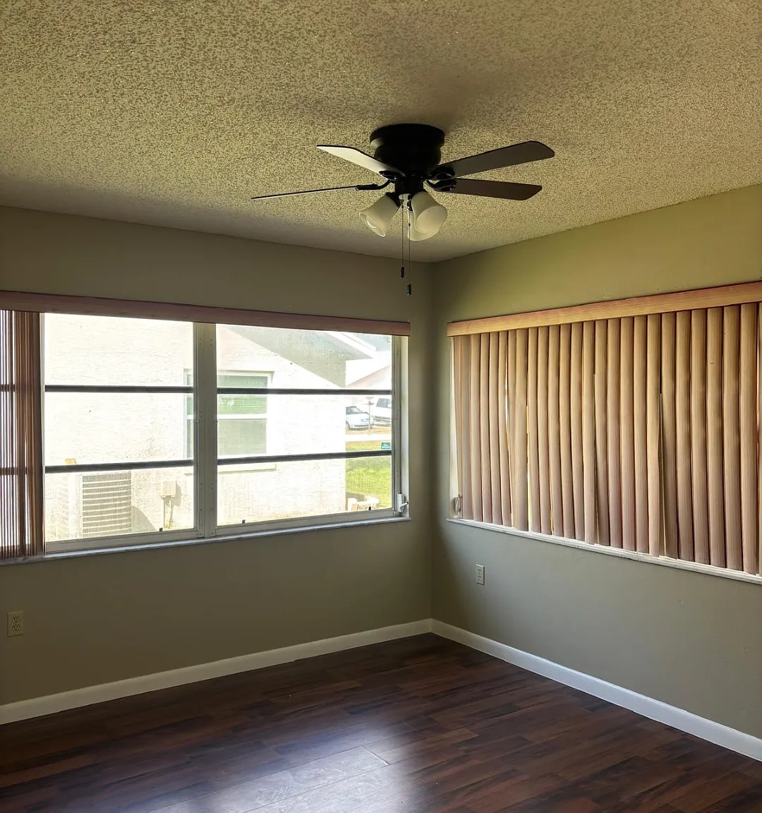 3 bed, 1420 sqft, $1,950 — Photo 2