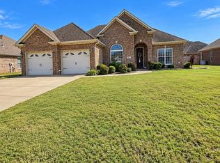 107 Heather Ln, Muscle Shoals, AL 35661