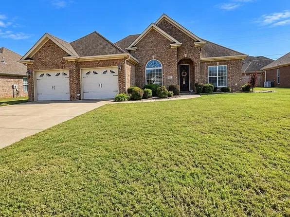 107 Heather Ln, Muscle Shoals, AL 35661