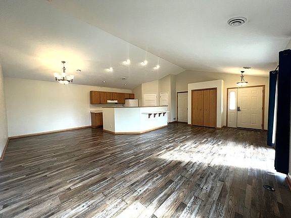 2nd image of 1306 Carnelian St N